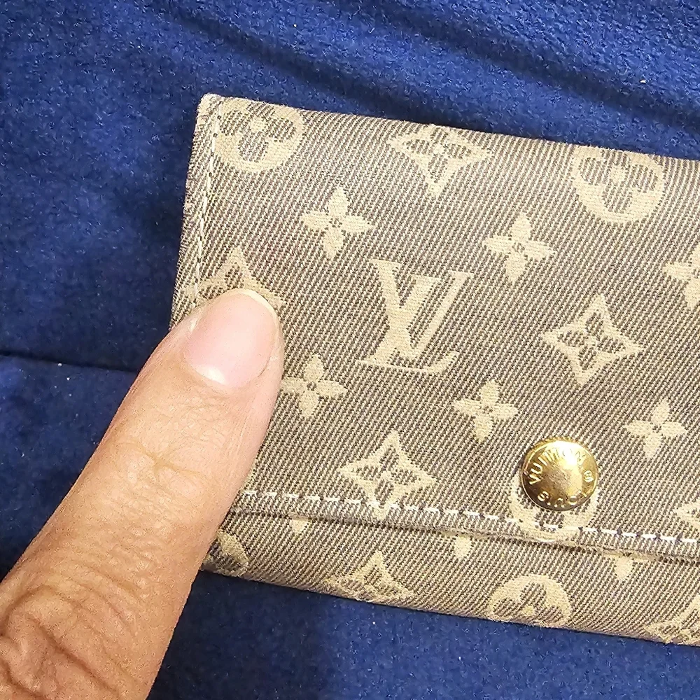 Authentic LOUIS VUITTON Monogram Idylle Multicles 6 Key Case M62992 Navy & Gray - Picture 3 of 13